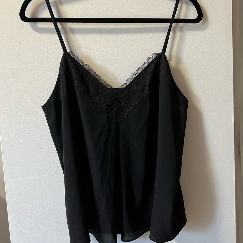 ALICE AND OLIVIA BLOUSE. SIZE M.